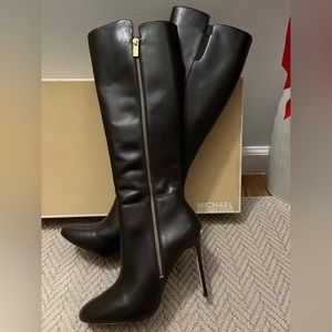 EUC-MICHAEL-Michael KORS- Leather Boots - Rich Brown color w/ Gold Zipper- Sz 7
